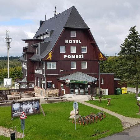 Hotel A Restaurace Pomezi Cinovec Экстерьер фото
