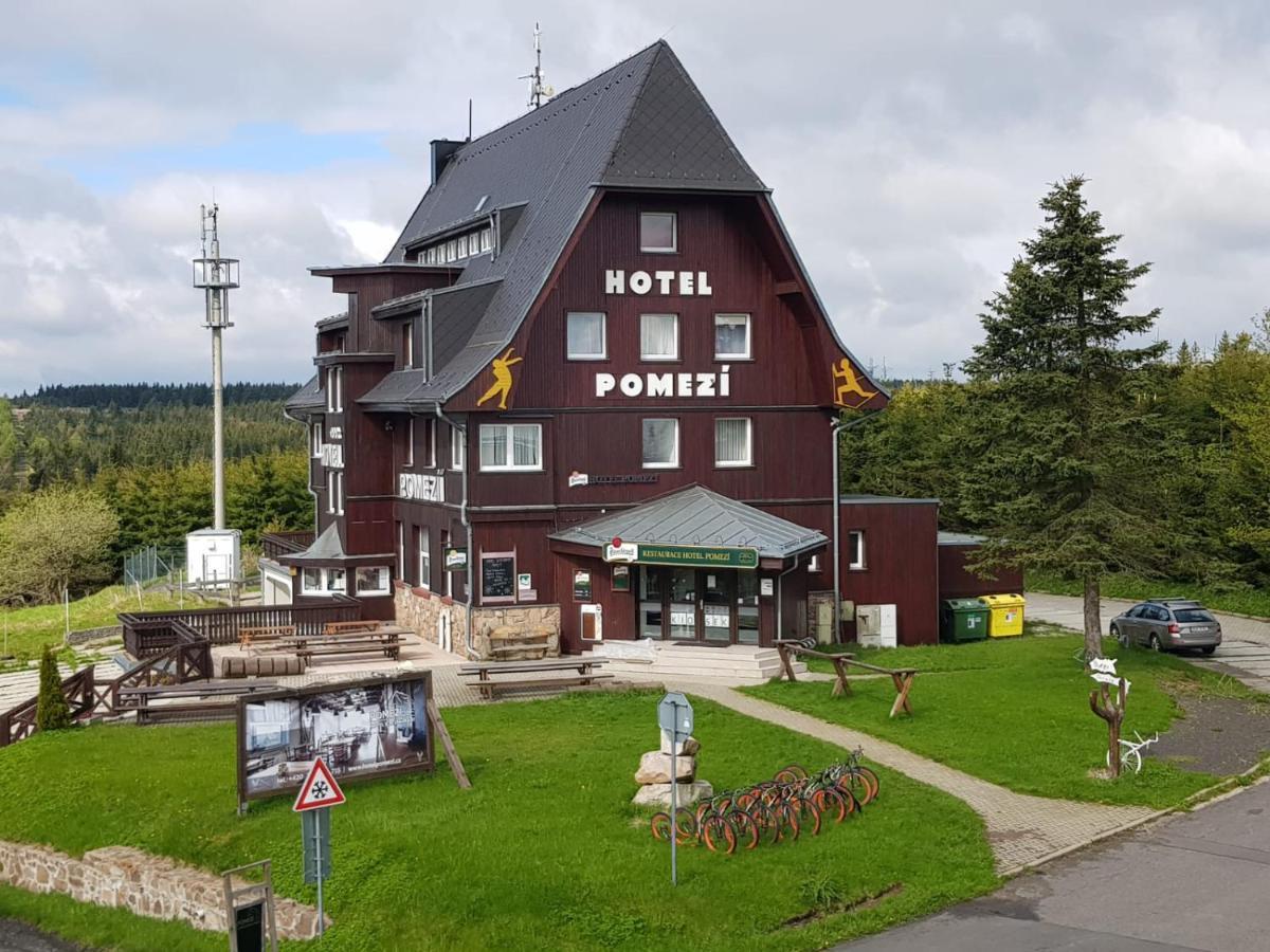Hotel A Restaurace Pomezi Cinovec Экстерьер фото