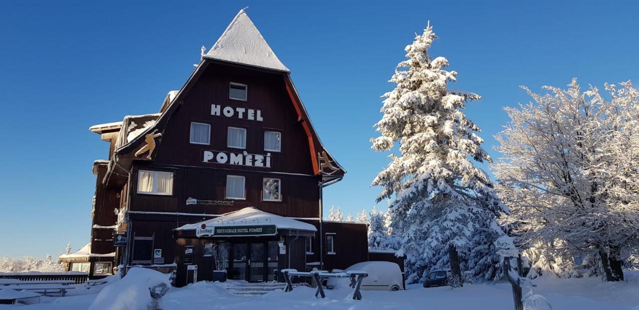 Hotel A Restaurace Pomezi Cinovec Экстерьер фото
