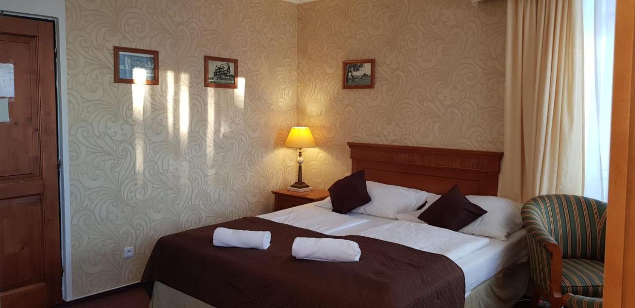 Hotel A Restaurace Pomezi Cinovec Экстерьер фото