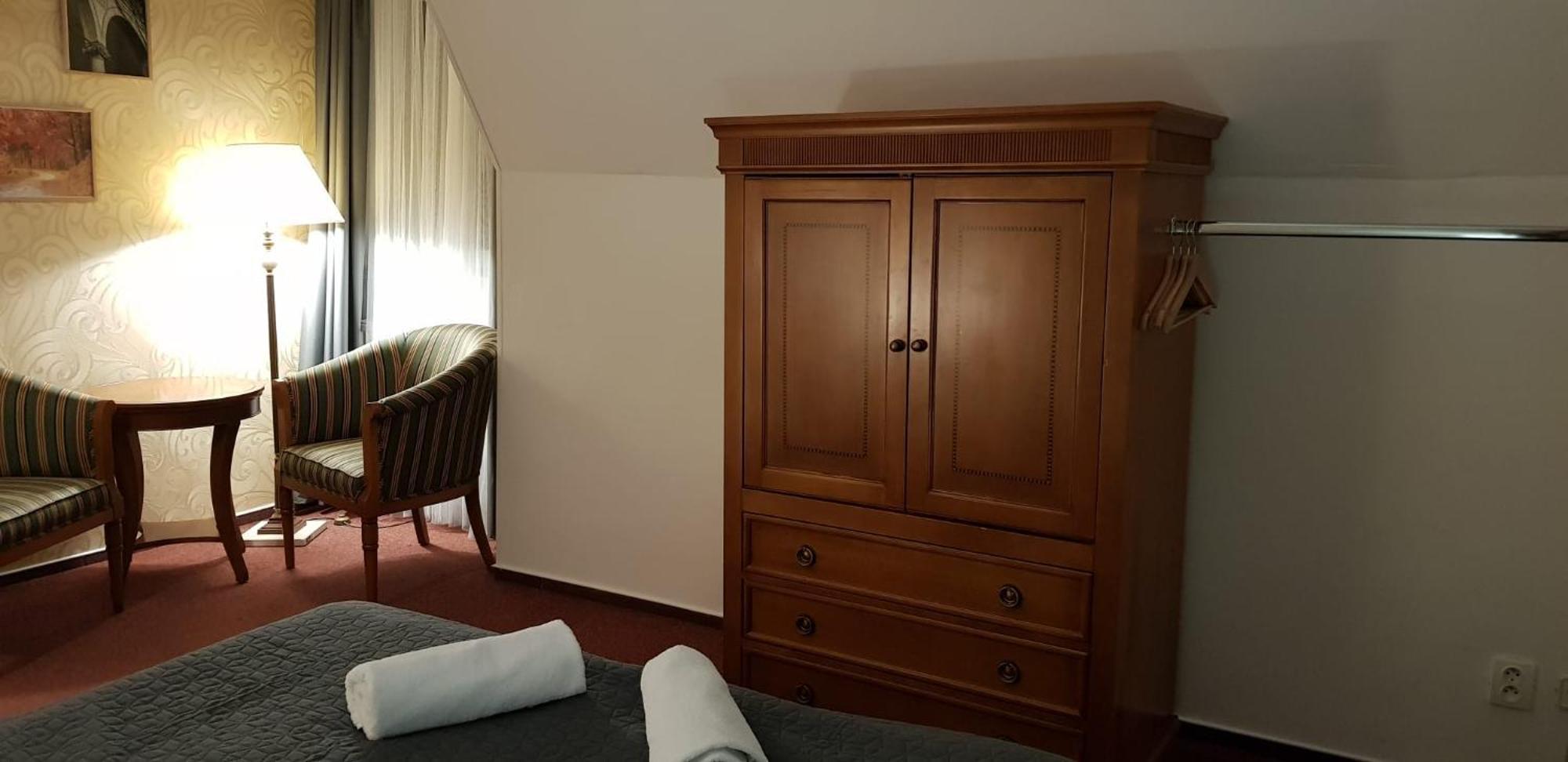 Hotel A Restaurace Pomezi Cinovec Экстерьер фото