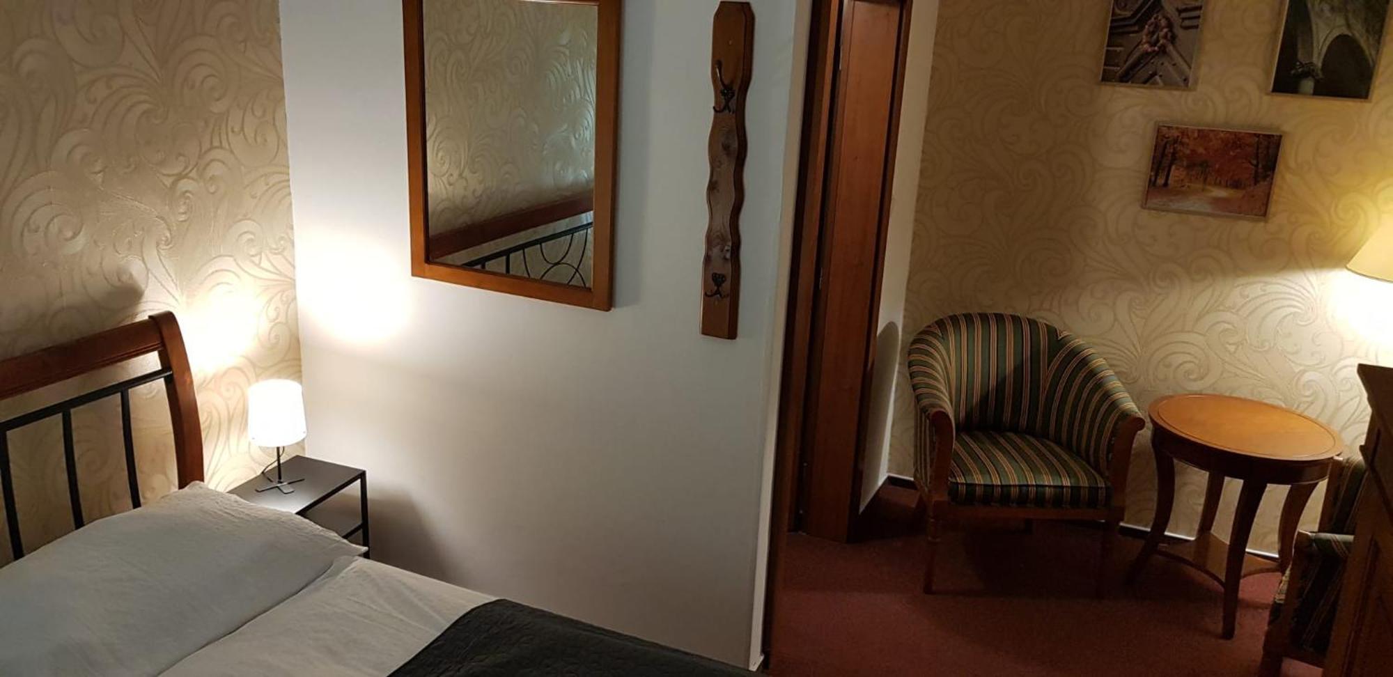 Hotel A Restaurace Pomezi Cinovec Экстерьер фото