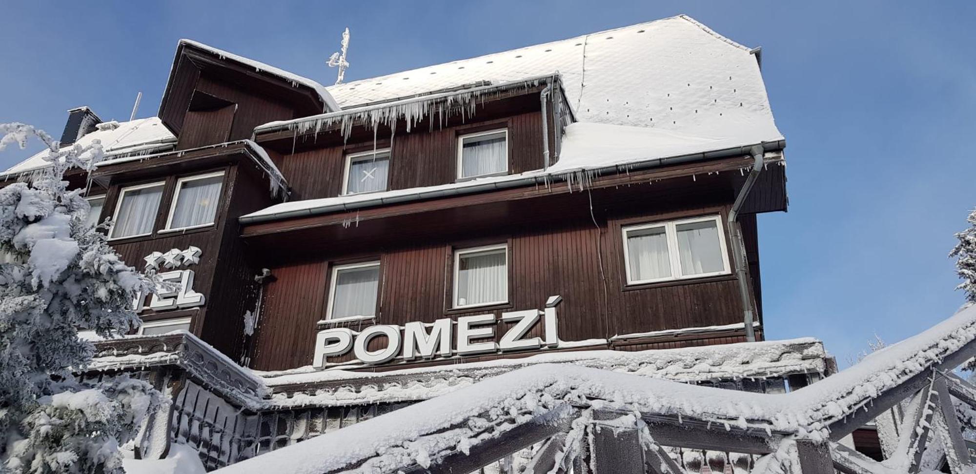 Hotel A Restaurace Pomezi Cinovec Экстерьер фото
